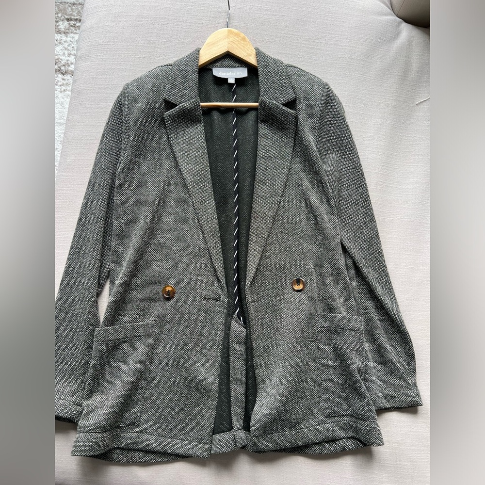 Daniel Rainn blazer in dark green, size small.
